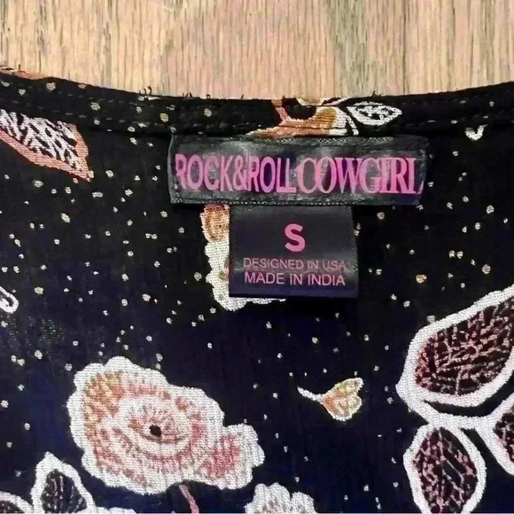 ROCK AND ROLL COWGIRL Flutter Sleeve Floral Print Wrap Dress Size Small - Picture 11 of 13